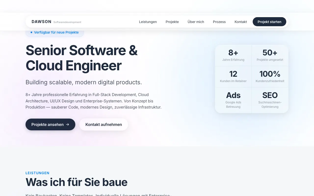 Startseite vor dem Relaunch: dunkler Text auf Weiß, Kennzahlen-Kacheln rechts, Überschrift „Senior Software & Cloud Engineer“.